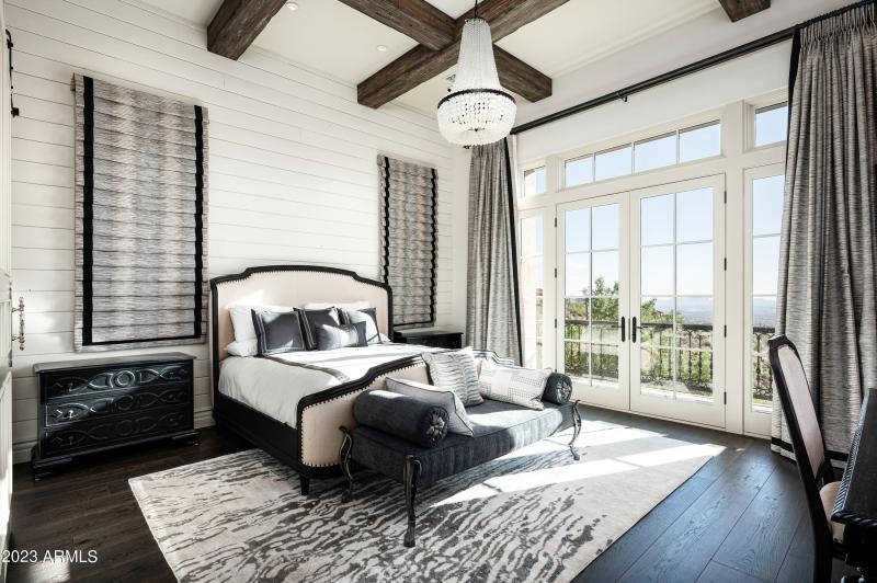Guest House Primary Suite
