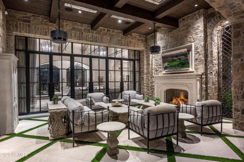 Seamless Indoor and Outdoor Living
