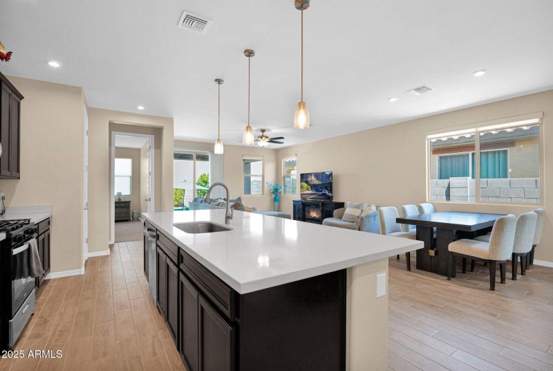 21-web-or-mls-P1279943