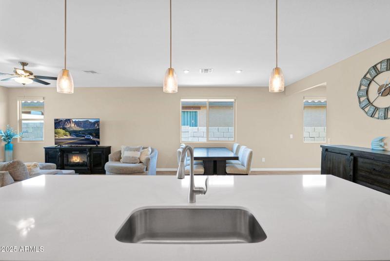 25-web-or-mls-P1279949