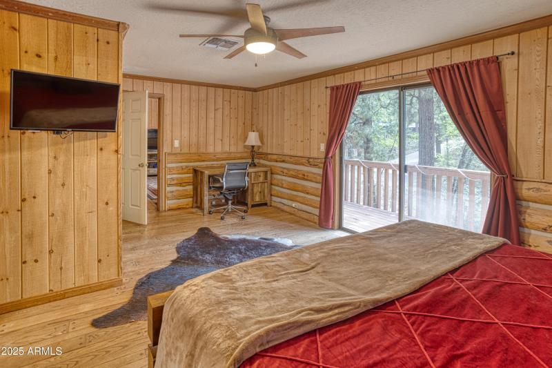 PAX_8658_AuroraHDR2019-edit