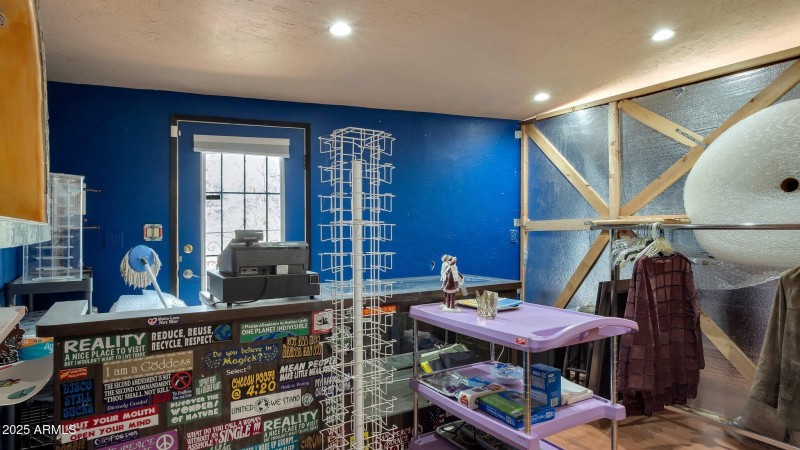 8-web-or-mls-Qp-1006434