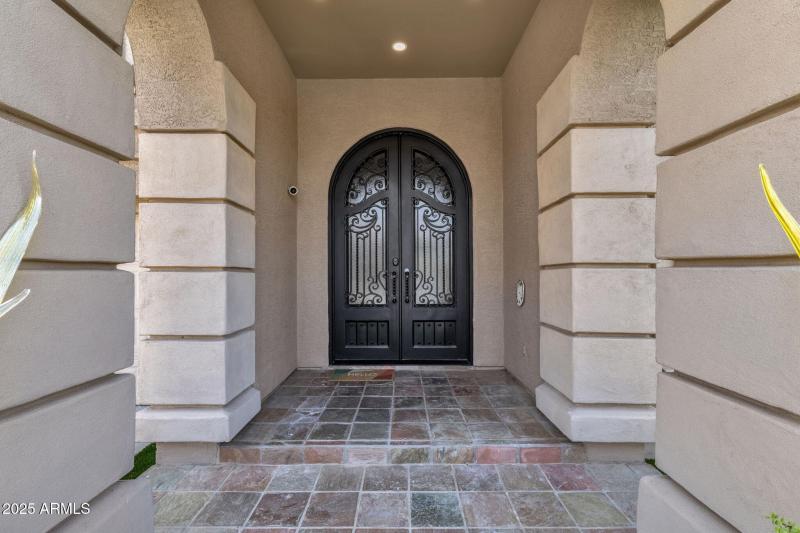 5-web-or-mls-4537-e-blue-sky-dr