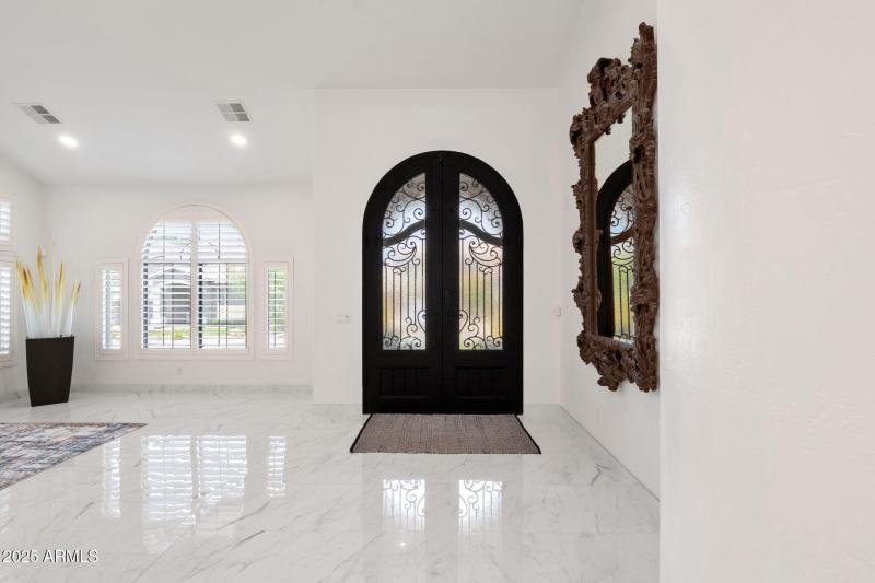 6-web-or-mls-4537-e-blue-sky-dr