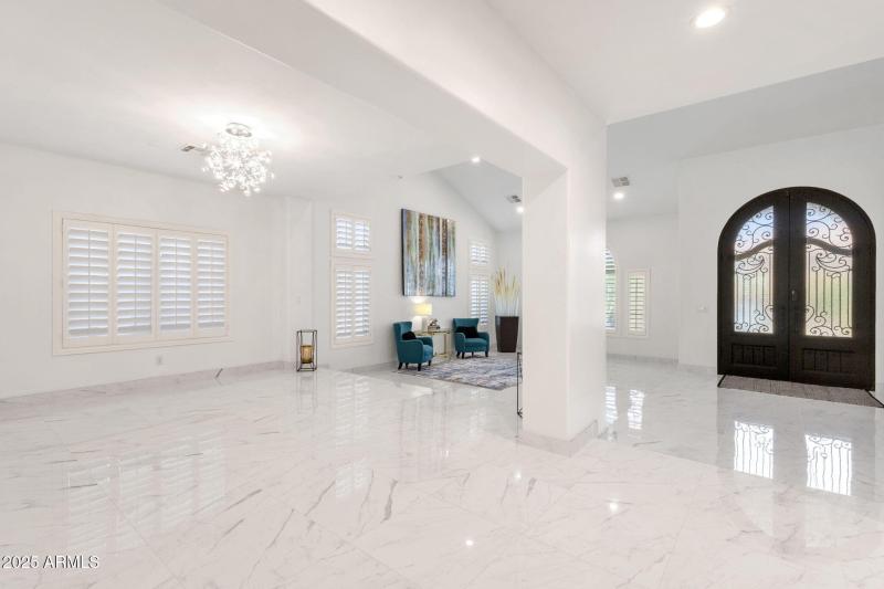 13-web-or-mls-4537-e-blue-sky-dr