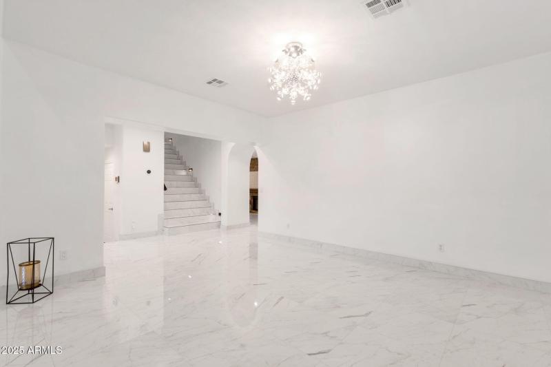 14-web-or-mls-4537-e-blue-sky-dr