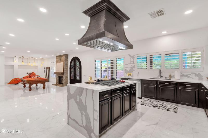 20-web-or-mls-4537-e-blue-sky-dr