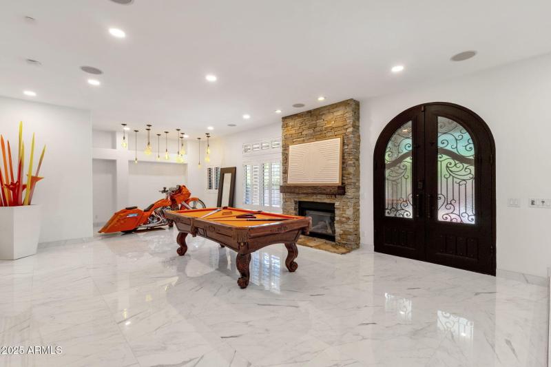 24-web-or-mls-4537-e-blue-sky-dr