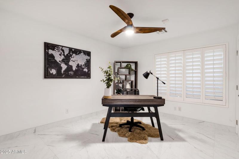 29-web-or-mls-4537-e-blue-sky-dr