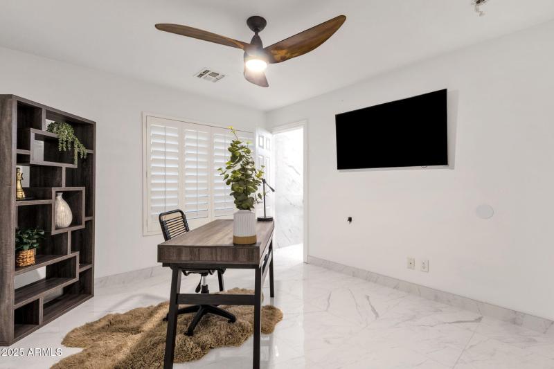 30-web-or-mls-4537-e-blue-sky-dr