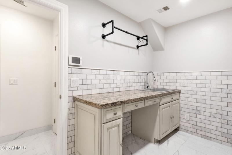 33-web-or-mls-4537-e-blue-sky-dr