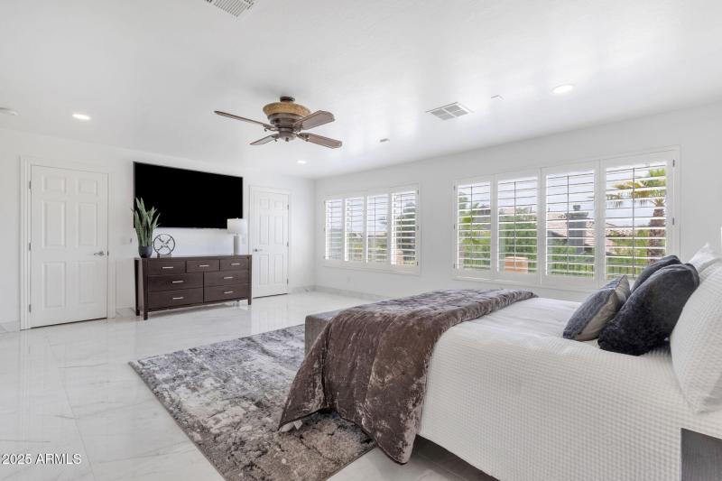 47-web-or-mls-4537-e-blue-sky-dr