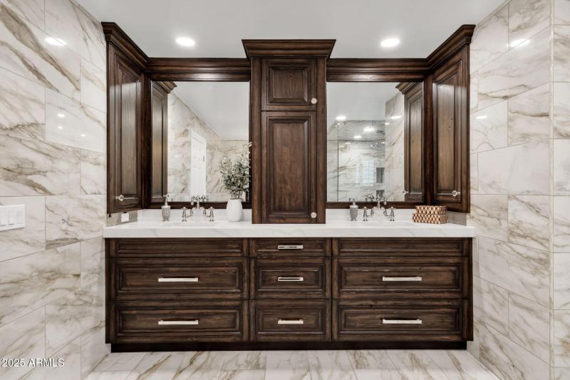 49-web-or-mls-4537-e-blue-sky-dr