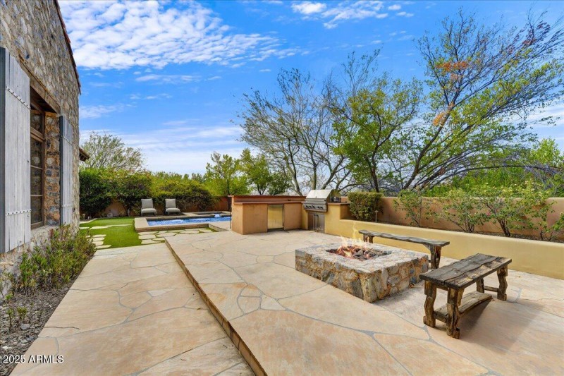 48-Patio Firepit