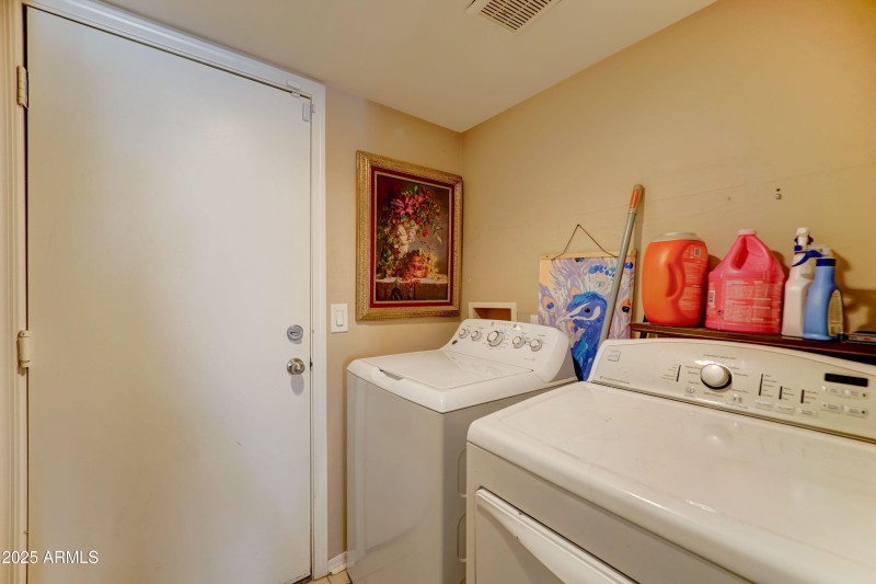 5509 S. 51st Dr.-27