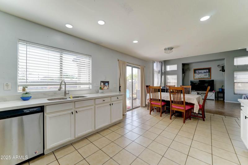 5509 S. 51st Dr.-7