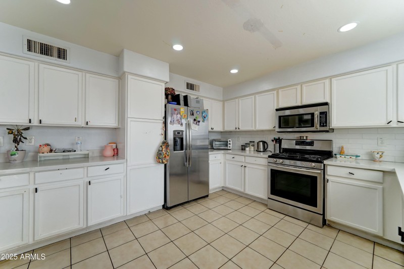 5509 S. 51st Dr.-5