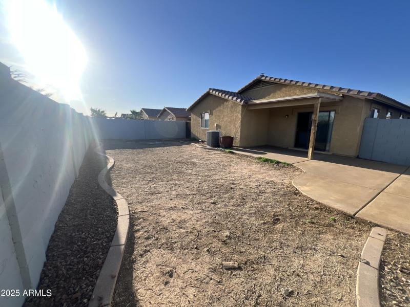 20250329_001830335_iOS