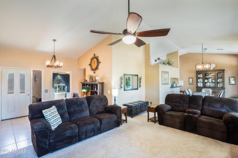 1542 E Palm Beach Dr-9