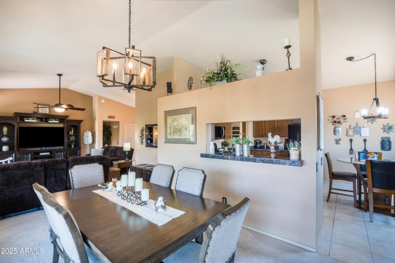 1542 E Palm Beach Dr-12