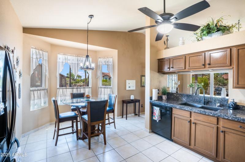 1542 E Palm Beach Dr-17