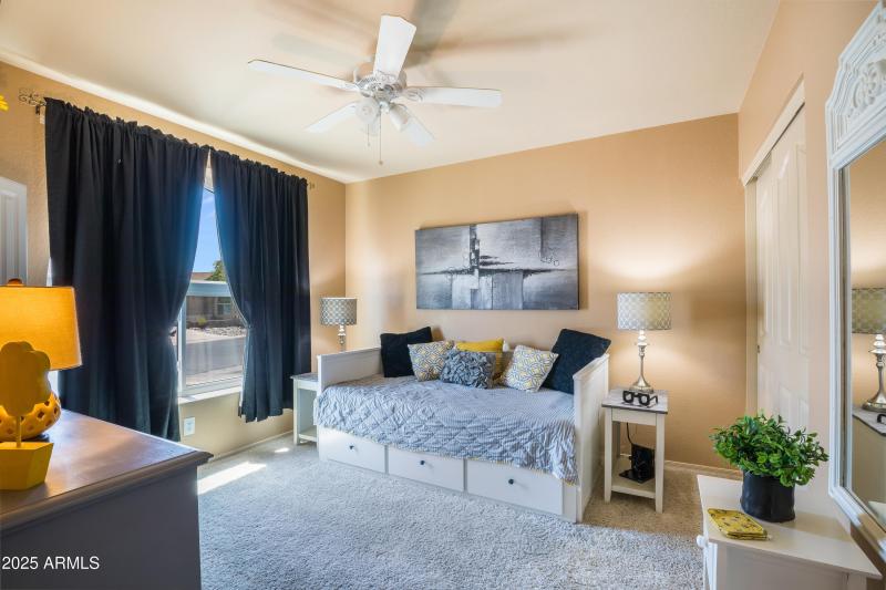 1542 E Palm Beach Dr-20