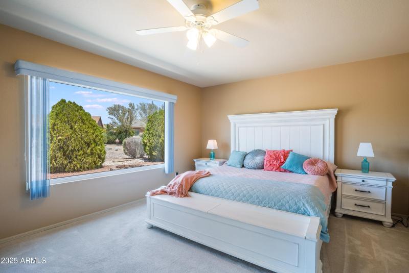 1542 E Palm Beach Dr-23