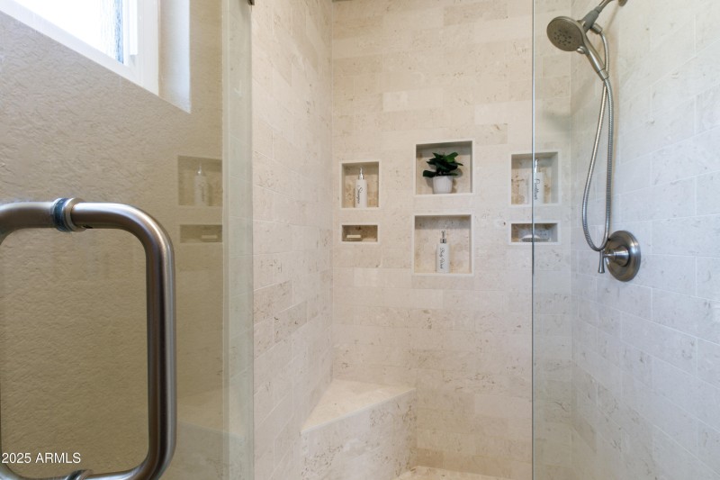 1542 E Palm Beach Dr-29