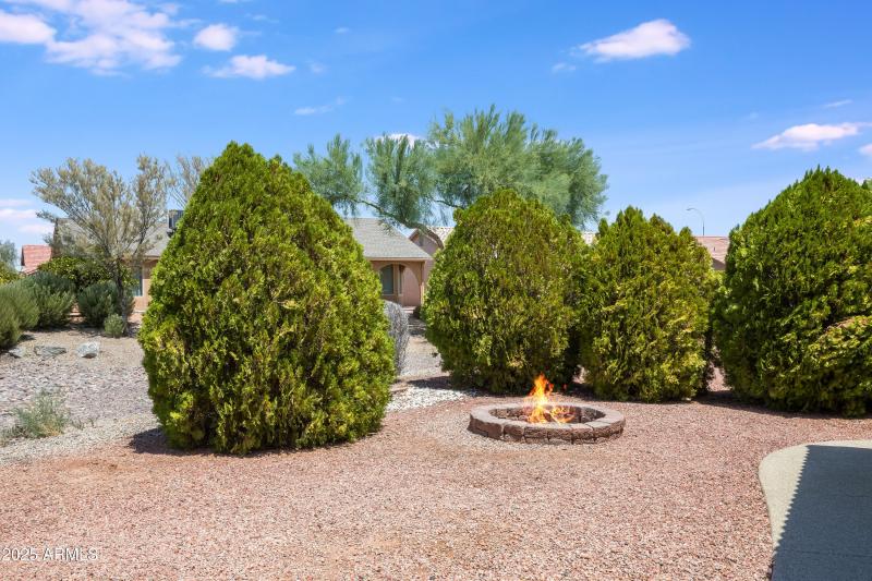 1542 E Palm Beach Dr-33