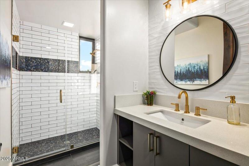 36-Ensuite Bath 1