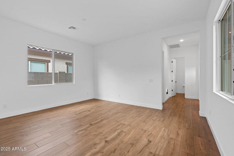 Den/Flex Space