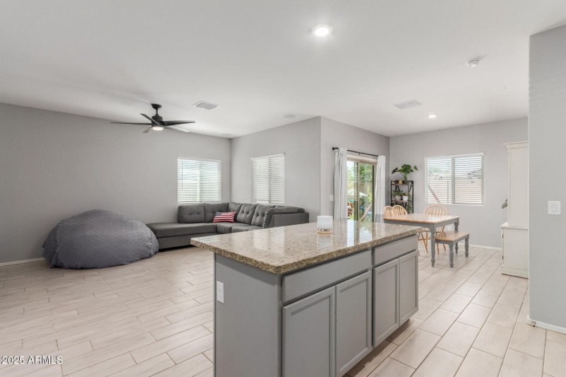 334 W KONA DR