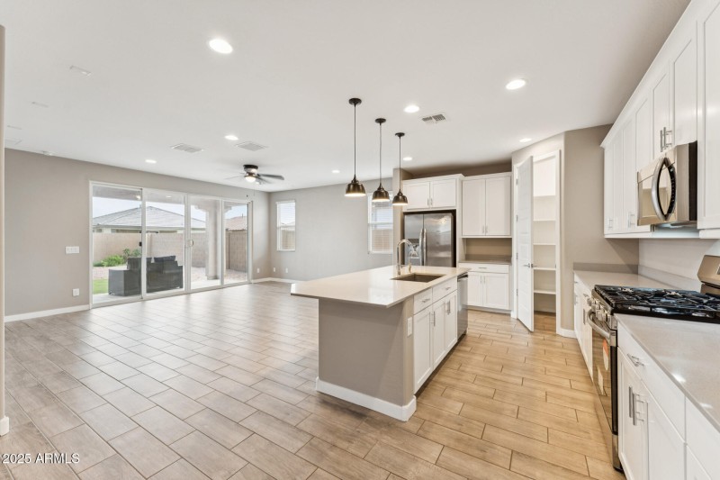 003-kitchen