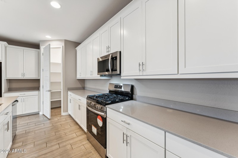 006-kitchen