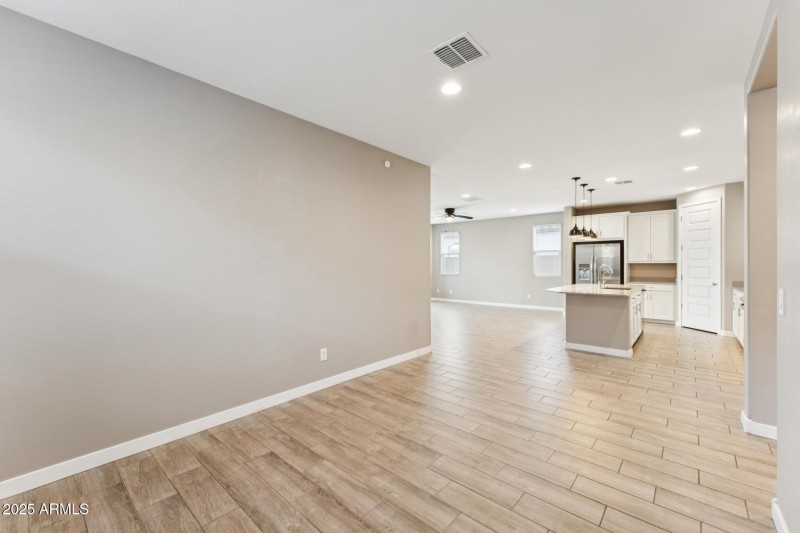 009-dining-area