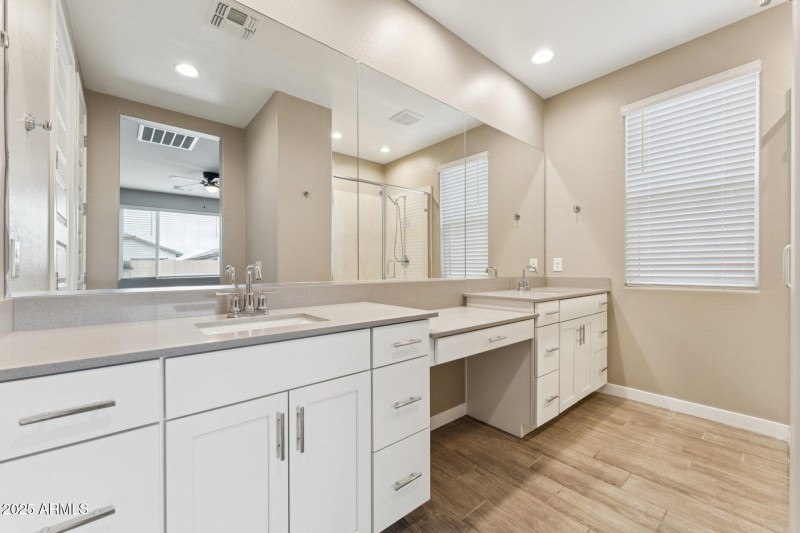 017-primary-bathroom