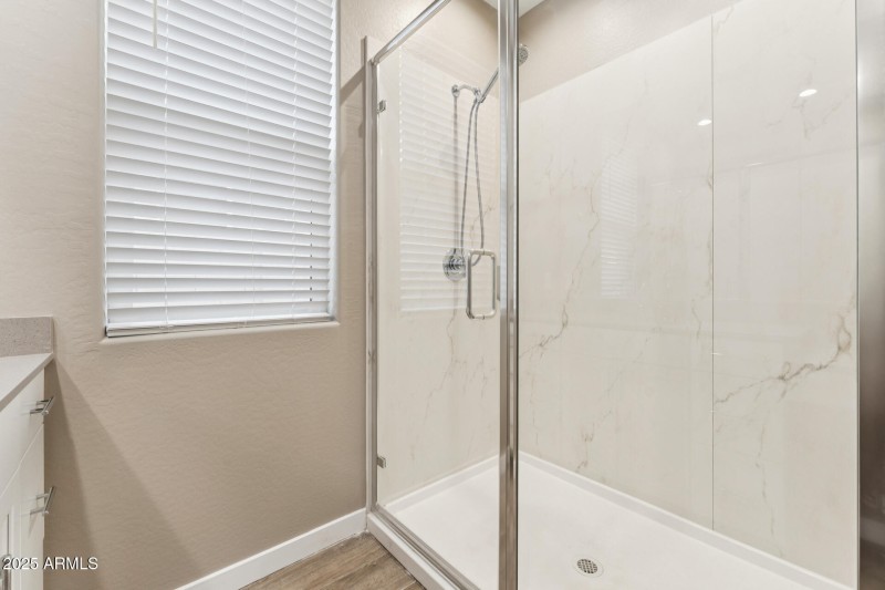 018-primary-bathroom