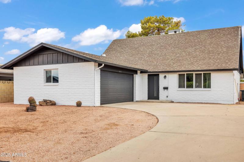 ReShoot_4112_S_Grandview_Ave18