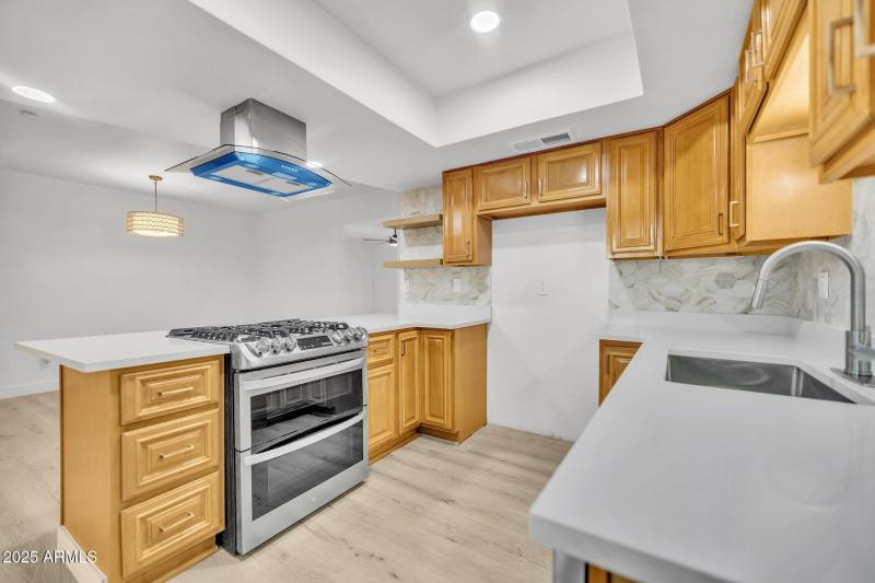 ReShoot_4112_S_Grandview_Ave14