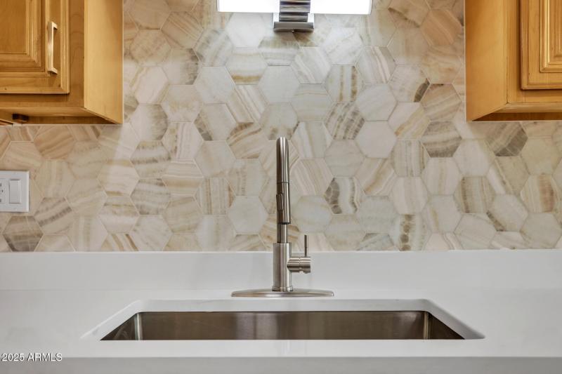 ReShoot_4112_S_Grandview_Ave4