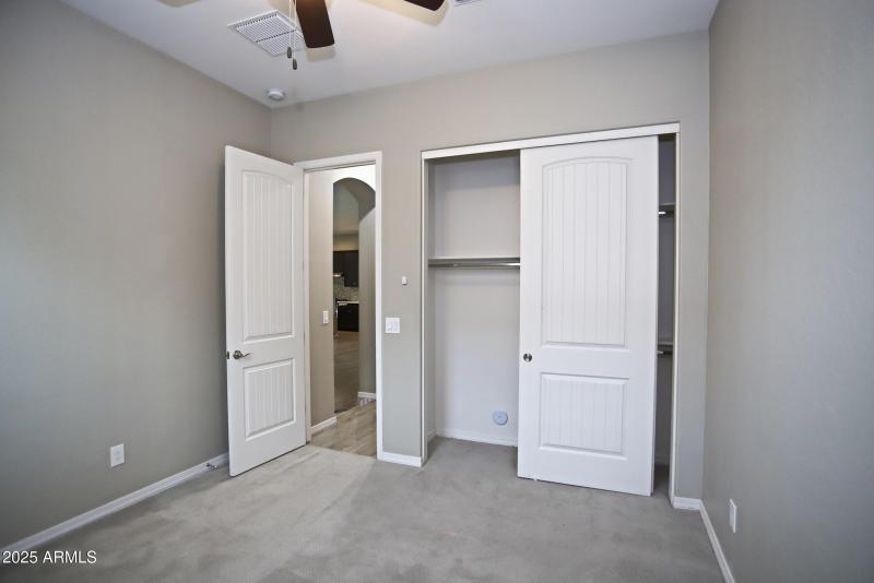 1954 E GERONIMO Street