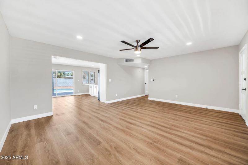 1214 E Butler Dr-8