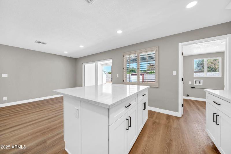 1214 E Butler Dr-12