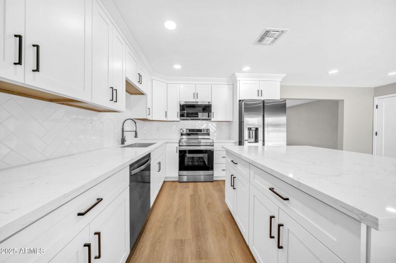 1214 E Butler Dr-14