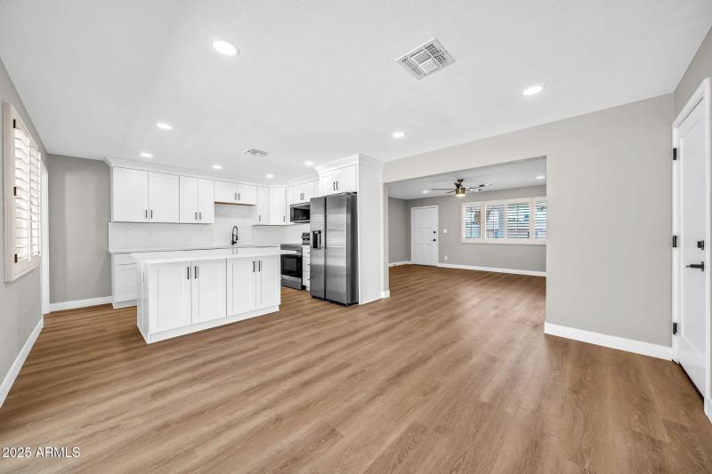 1214 E Butler Dr-15