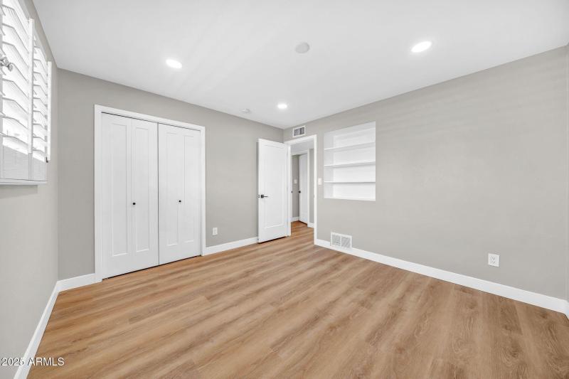 1214 E Butler Dr-23