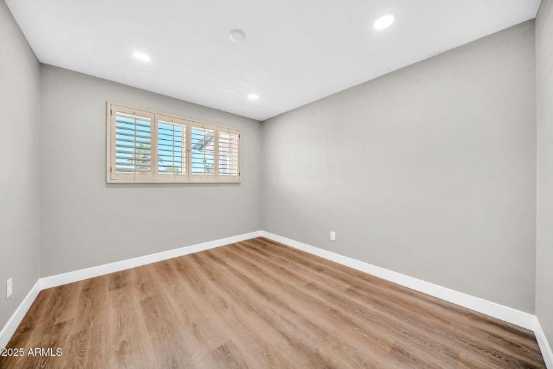 1214 E Butler Dr-26