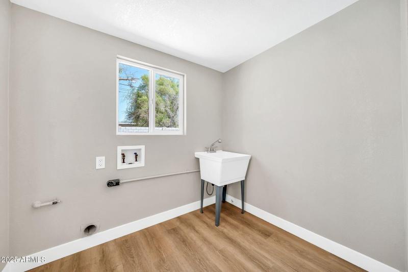 1214 E Butler Dr-29