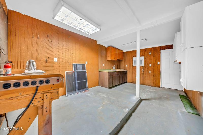 1214 E Butler Dr-31
