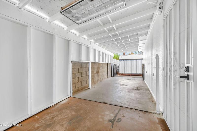 1214 E Butler Dr-33